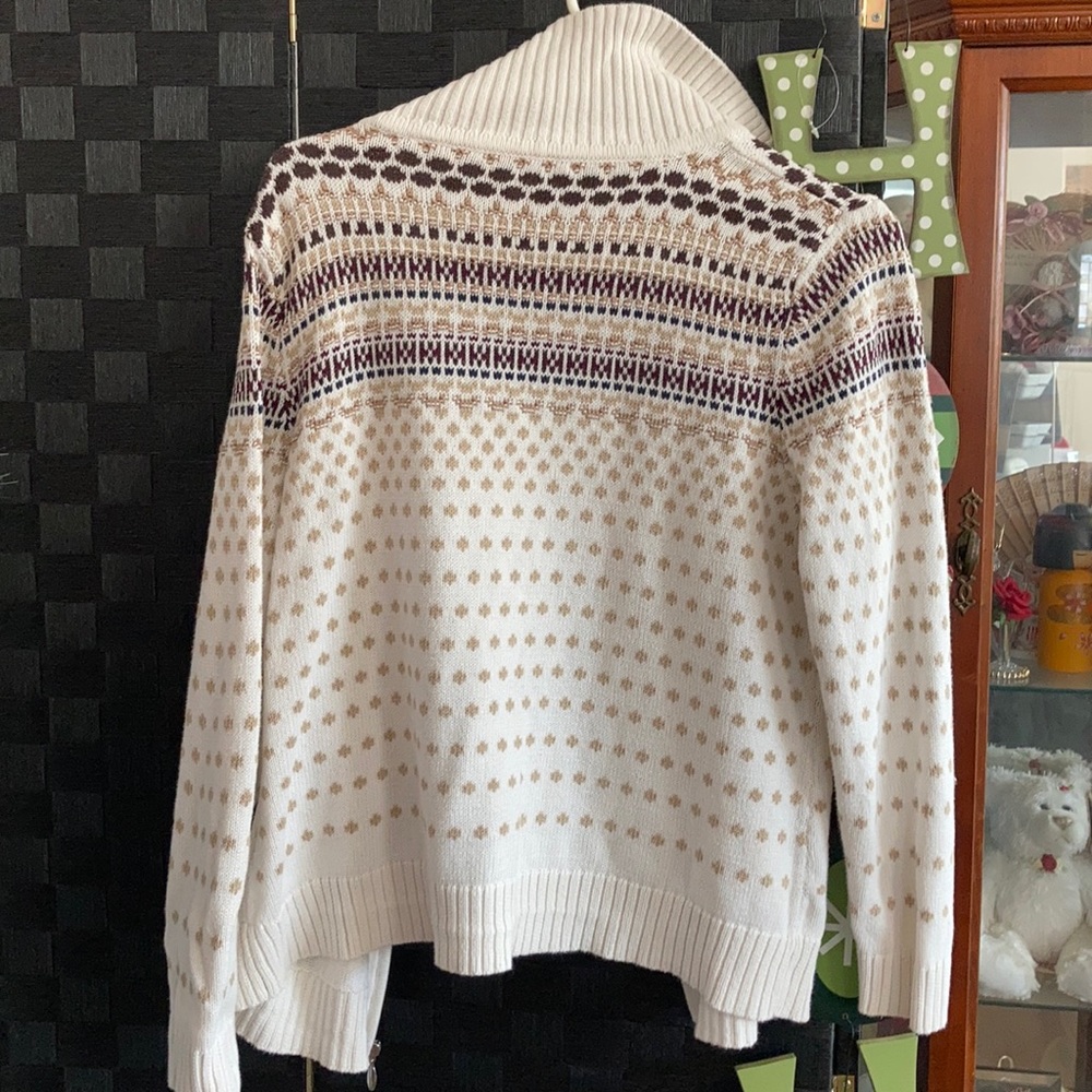 Sweater. - Picture 2 of 2